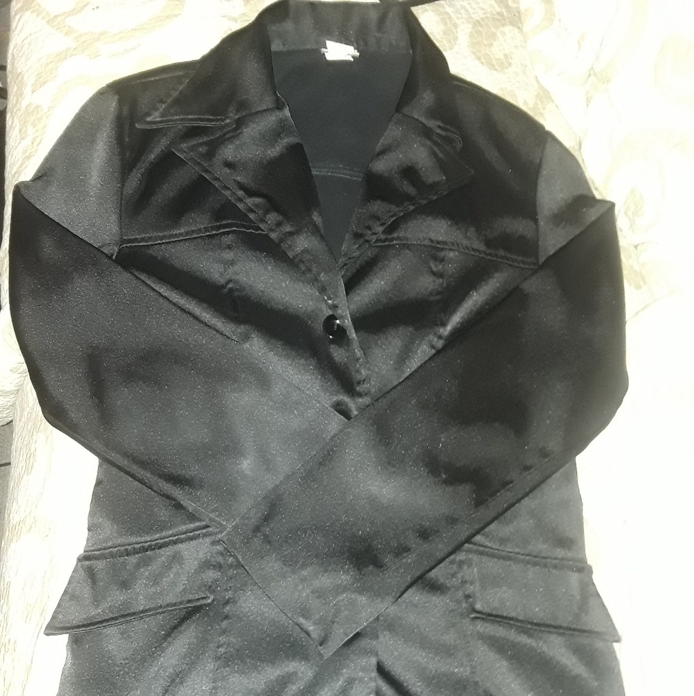 💸2for $12 Forever 21 long satin dress jacket